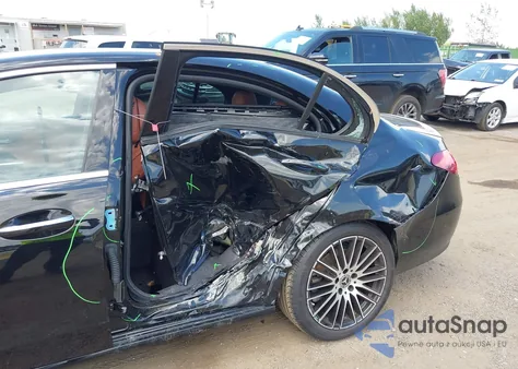 2023 Mercedes-Benz C 300 4Matic z USA, uszkodzony, nr VIN W1KAF4HB2PR070269